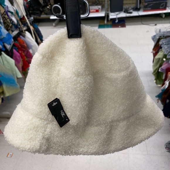 Ardene Bucket Hat - Picture 1 of 2